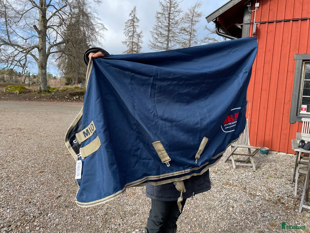 Täcken hästutrustning till salu: Mio Stable Sheet 115  i Järna - Annons 1