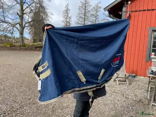 Täcken hästutrustning Mio Stable Sheet 115 i Järna - Annons 2
