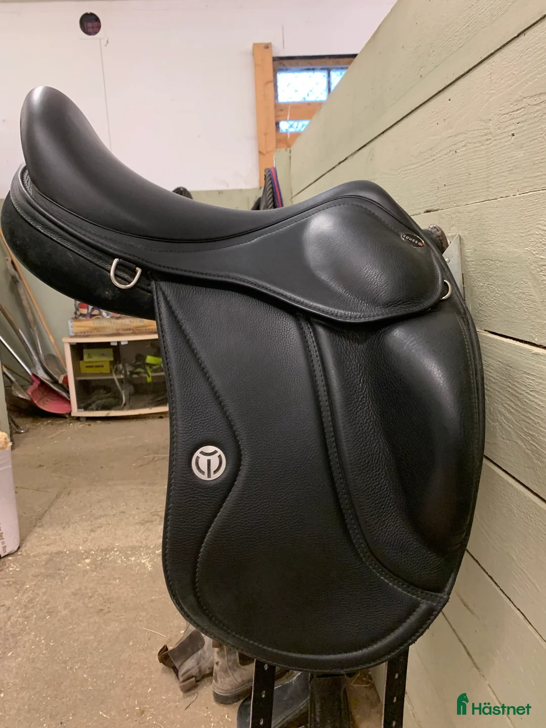 Sadlar hästutrustning till salu: Mycket fin Equese sadel - Annons 1