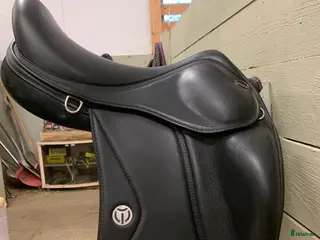 Sadlar hästutrustning Mycket fin Equese sadel - Annons 5