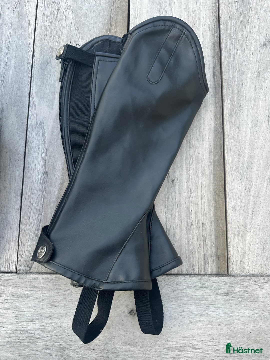 Hjälmar ryttarutrustning till salu: Hjälm i nyskick M i Karlstad - Annons 4