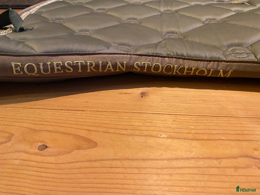 Schabrak & Vojlockar hästutrustning till salu: ES schabrak i mycket fint skick  i Sala - Annons 4