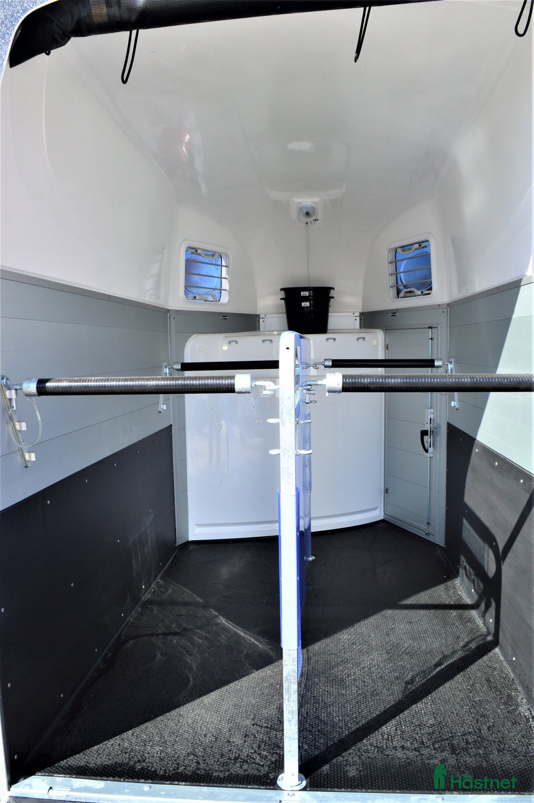 Hästtransporter  fordon & transport till salu: Humbaur Equitos Alu sadelkammare i Kvicksund - Annons 6