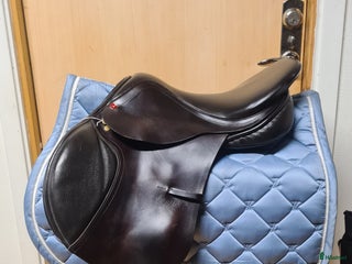 Sadlar hästutrustning till salu: Albion Adjusta Kontrol i Hamneda - Annons 10