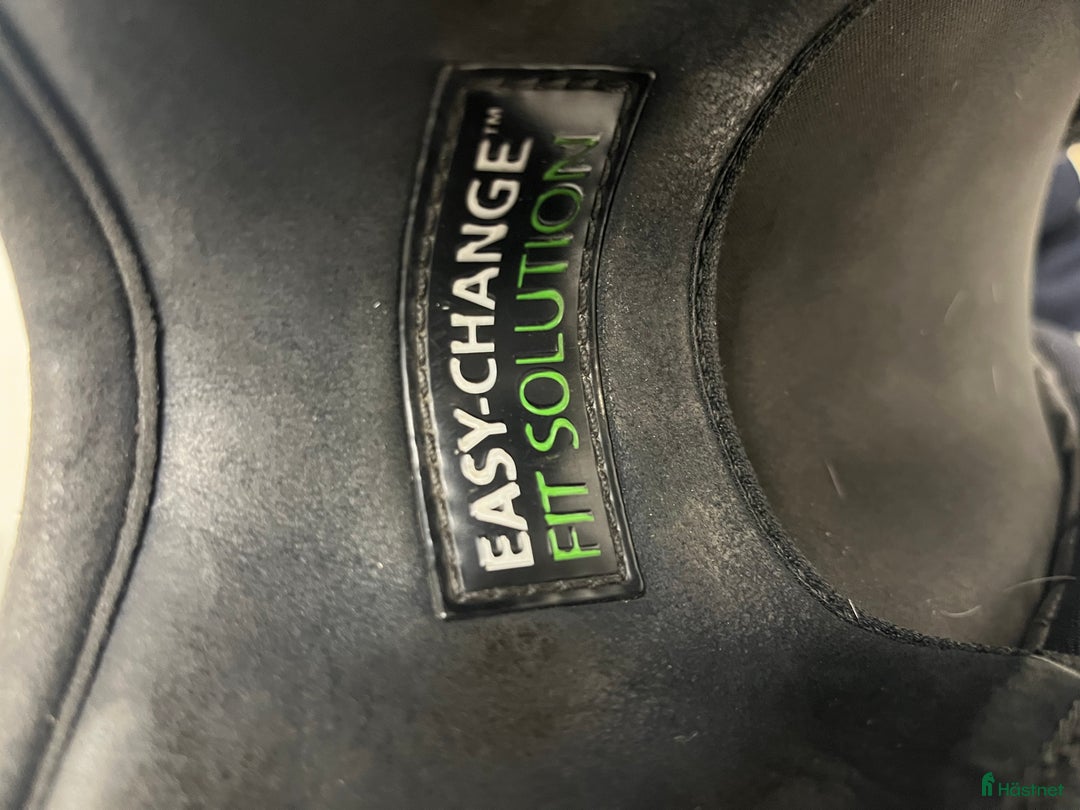 Sadlar hästutrustning till salu:  Wintec Lite D’lux 15 tum i Axvall - Annons 5