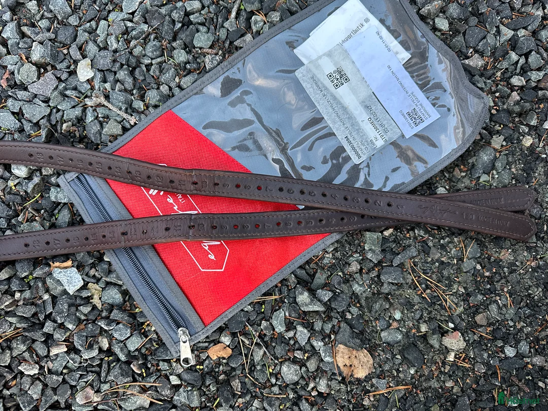 Sadeltillbehör hästutrustning till salu: Equipe kalvskinnsläder i Köping - Annons 2