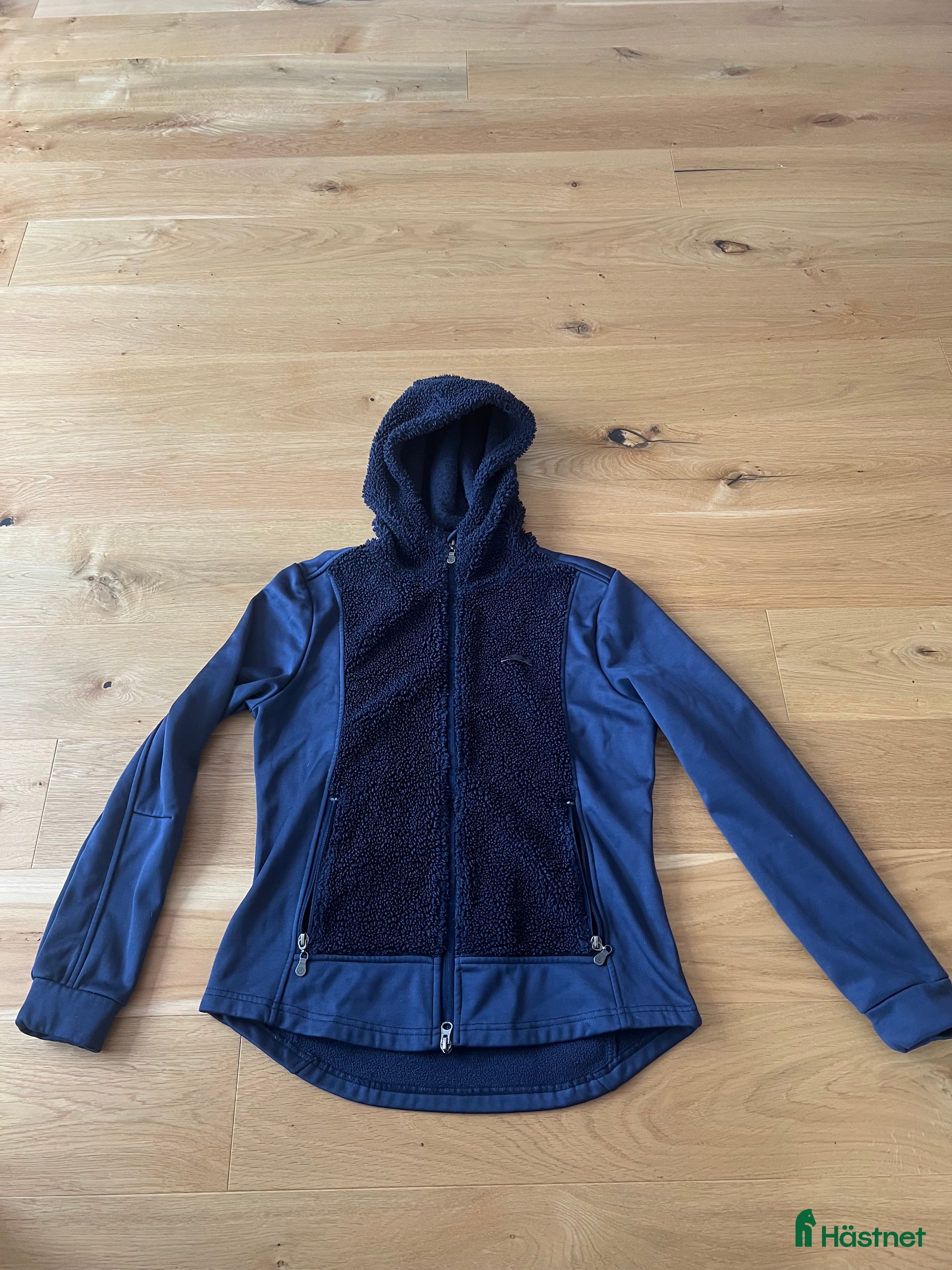 Övrigt Ridkläder ryttarutrustning till salu: Varm ridtröja med dragkedja  i Järna - Annons 24