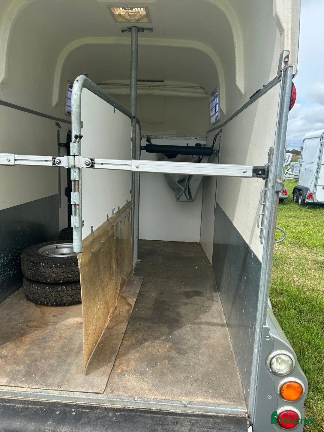 Hästtransporter  fordon & transport till salu:  Thule Excellente 2014  - Annons 2