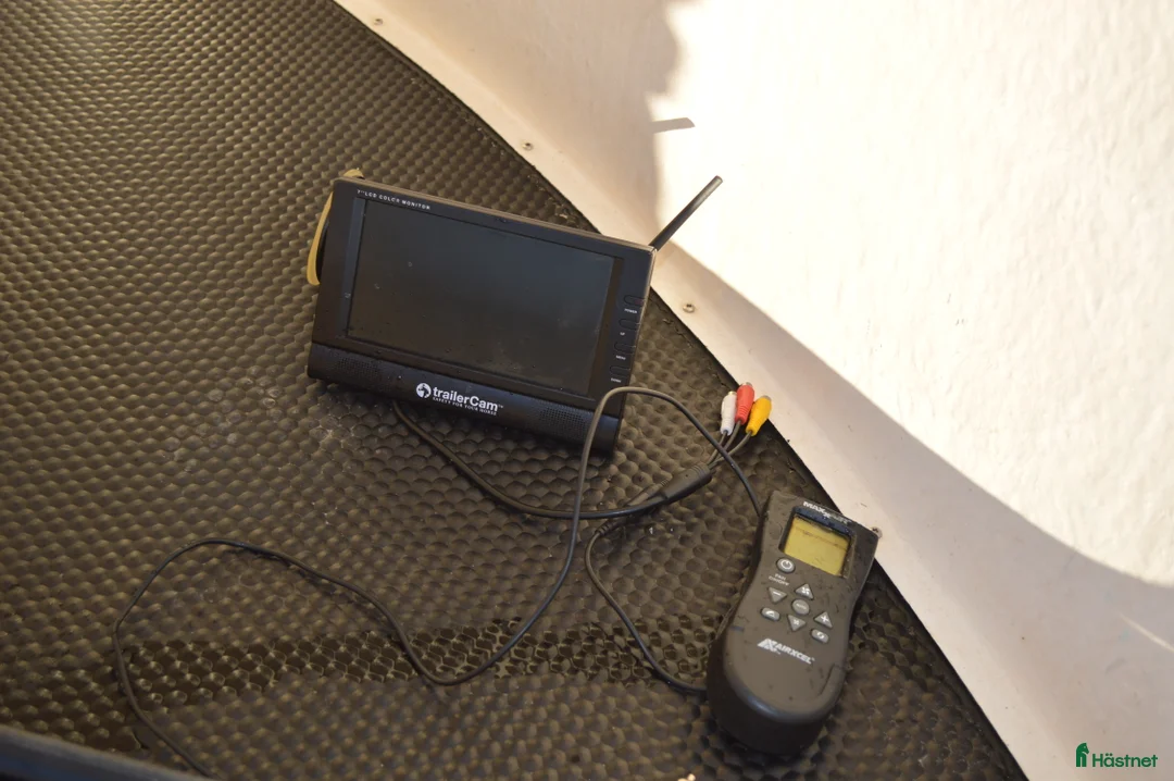 Hästtransporter  fordon & transport till salu: Thiel Primus Alu Sadelkammare Totalvikt 1500kg i Kvicksund - Annons 3