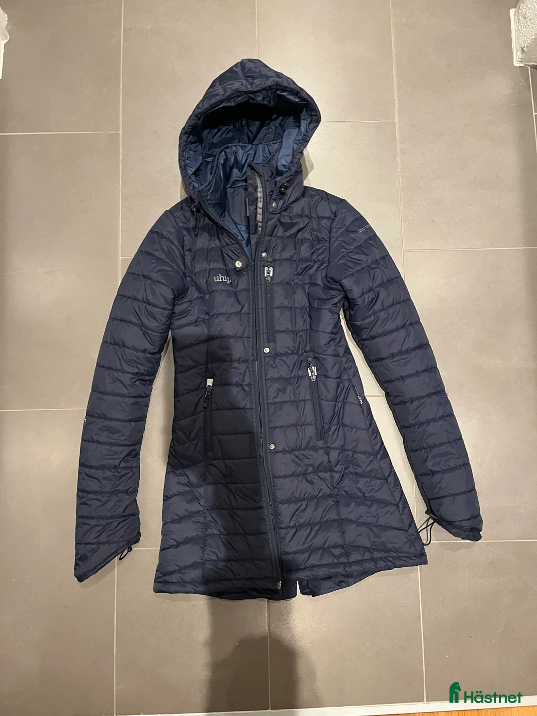 Jackor & Kavajer ryttarutrustning till salu: Uhip vinterkappa i Bromma - Annons 1