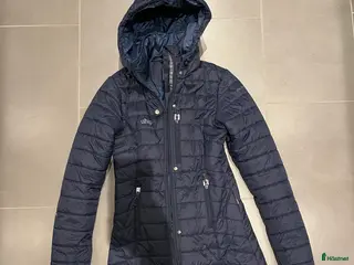 Jackor & Kavajer ryttarutrustning till salu: Uhip vinterkappa i Bromma - Annons 1