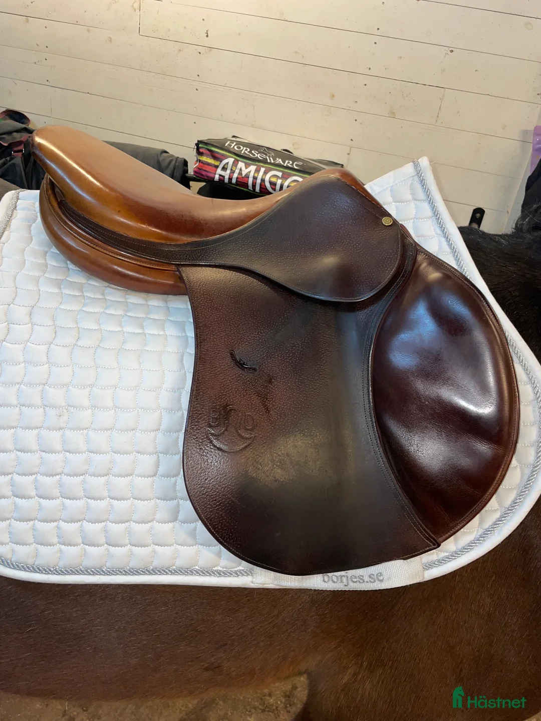 Sadlar hästutrustning till salu: Bruno Delgrange Nino 17,5" i Järlåsa - Annons 1