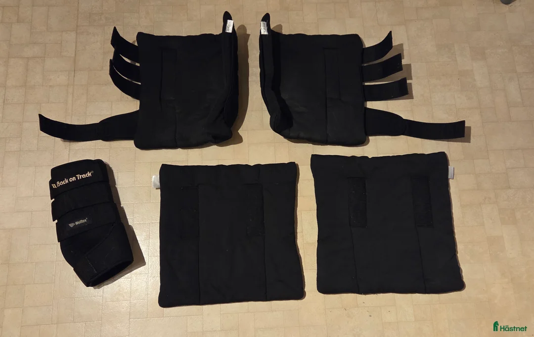 Benskydd hästutrustning till salu: Back on Track Royal Quick Wraps stallbandage i Hudiksvall - Annons 1