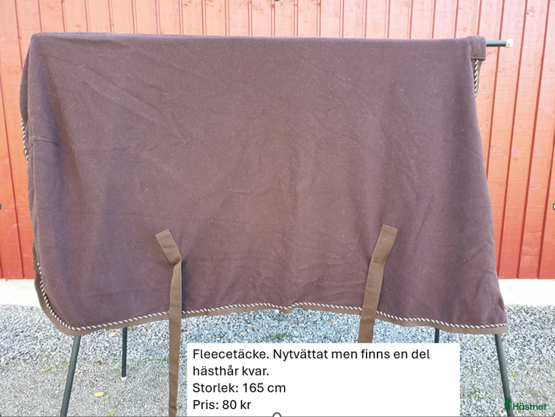 Täcken hästutrustning till salu: Fleecetäcke 165 cm - Annons 1
