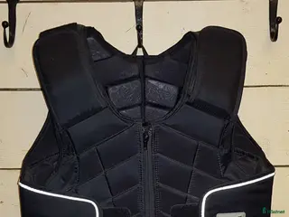 Säkerhetsvästar ryttarutrustning till salu: Säkerhetsväst Child M i Nora - Annons 13