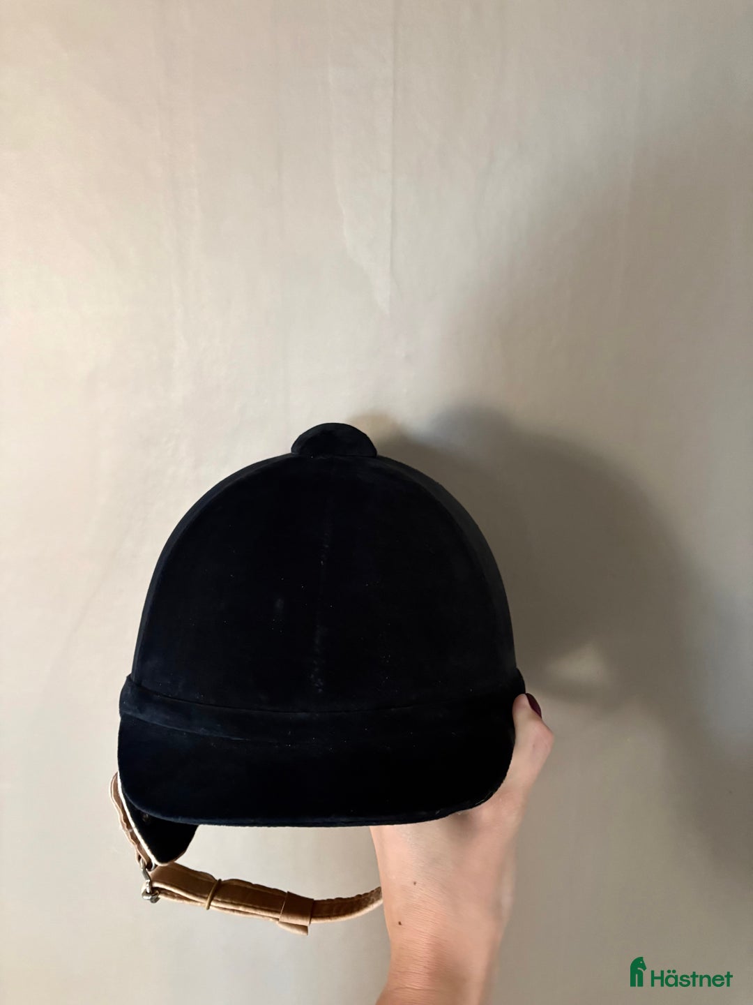 Hjälmar ryttarutrustning till salu: John Whitaker hjälm med bling från Charles Owen i Malmö - Annons 4