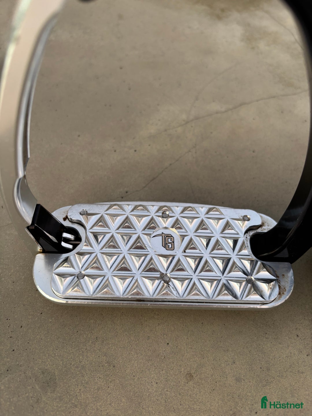 Stigbyglar hästutrustning till salu: Fina Tech Stirrups stigbyglar Svart/Silver i Viken - Annons 6