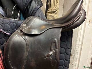 Sadlar hästutrustning till salu: Prestige Michel Robert i Rottneros - Annons 1