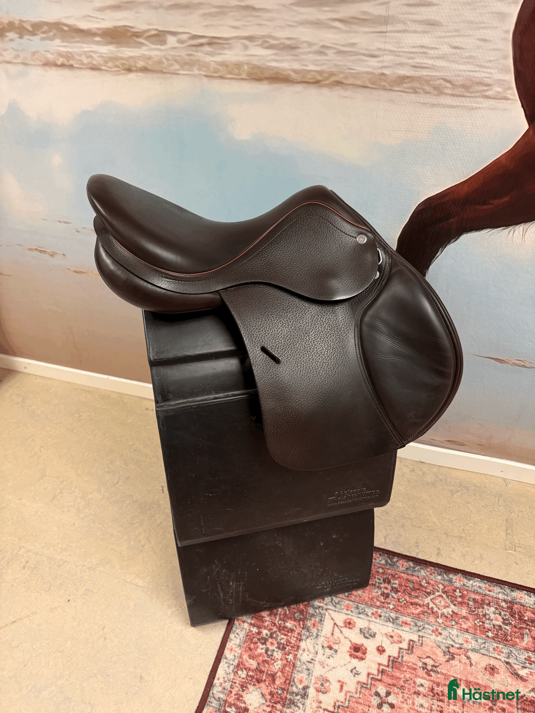 Sadlar hästutrustning till salu: Har två jätte fina små Equipe expression 15,5”  i Skänninge - Annons 11