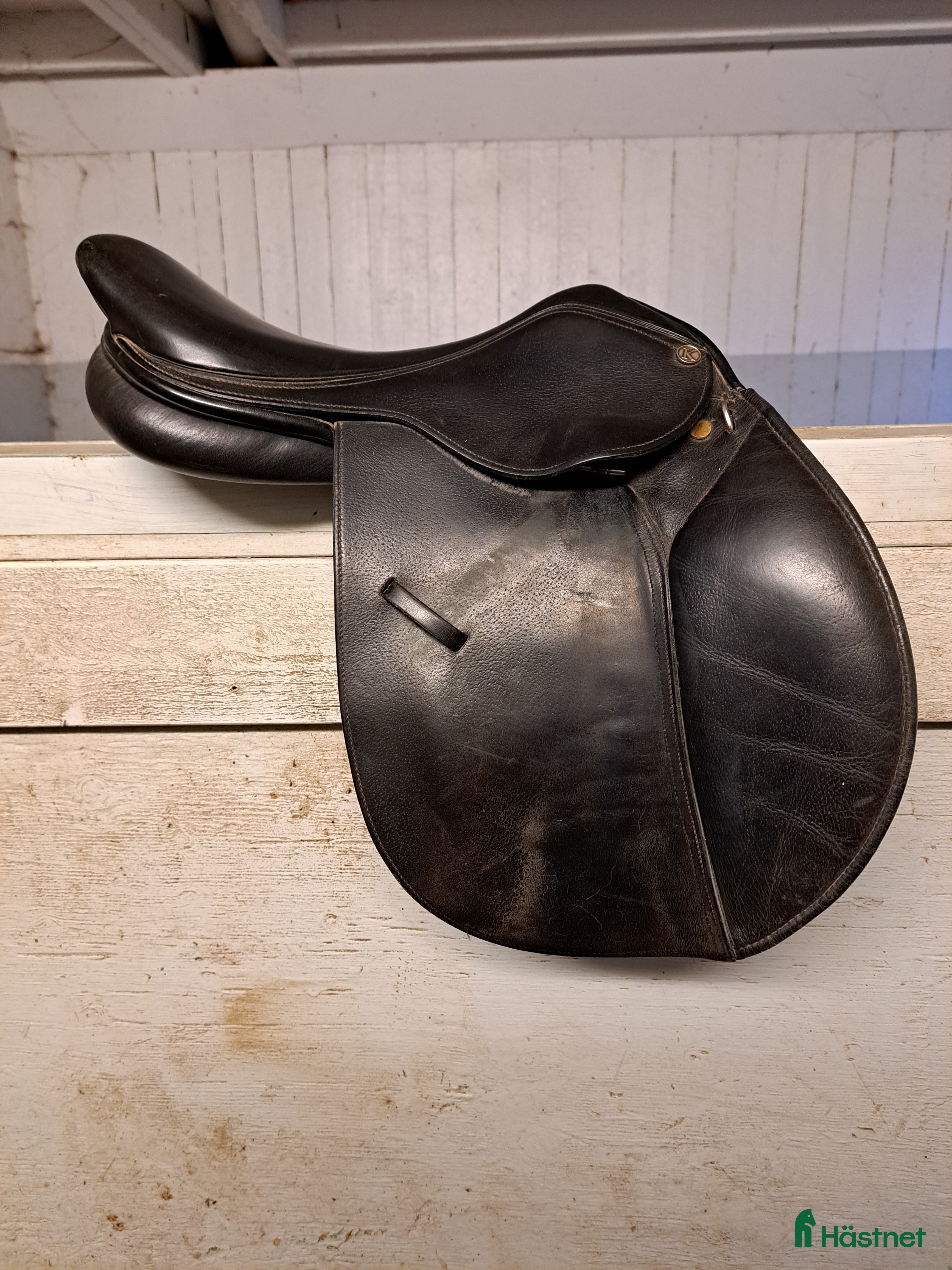 Sadlar hästutrustning till salu: Fin hoppsadel för den mindre ryttaren!  i Billdal - Annons 14