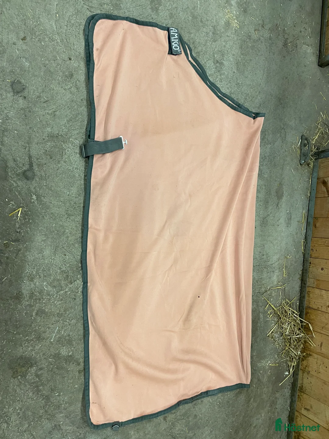 Täcken hästutrustning till salu: Amigo fleccetäcke  i Skara - Annons 1