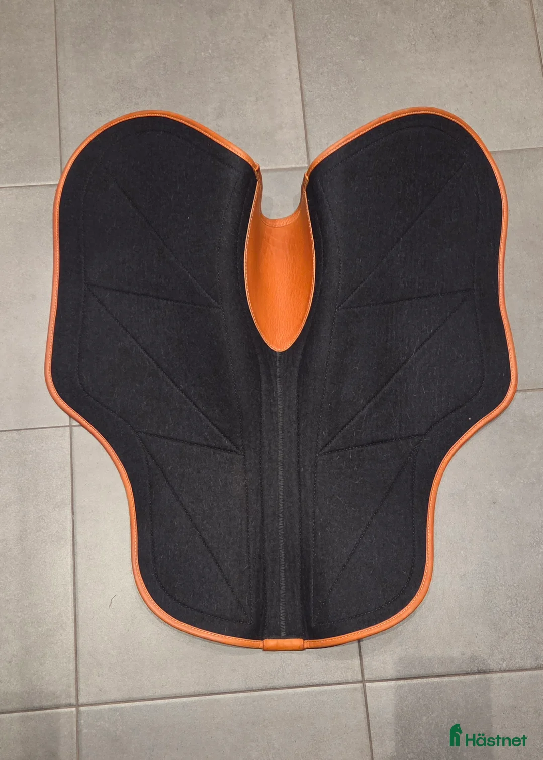 Sadeltillbehör hästutrustning till salu: Renaissance correction pad London - Annons 2