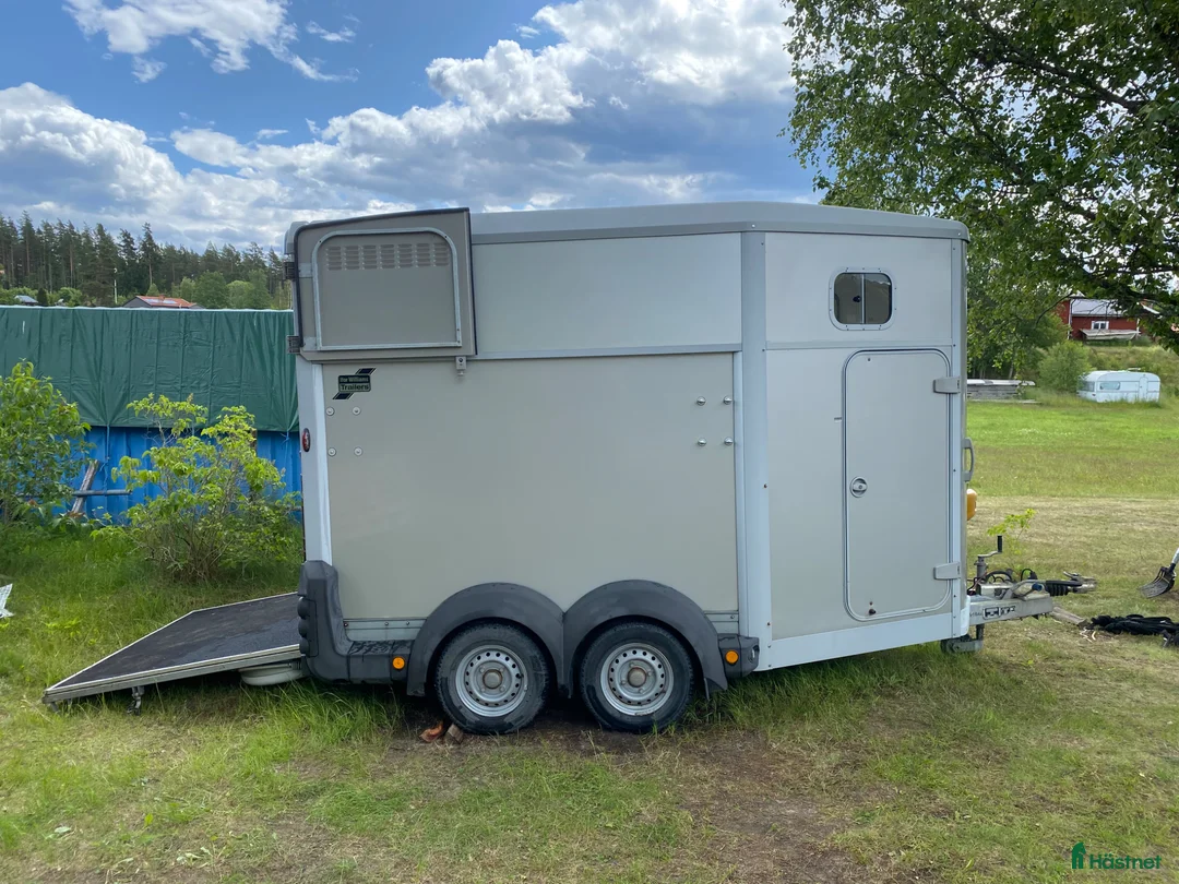 Hästtransporter  fordon & transport till salu: Fin ljus hästtransport  - Annons 2