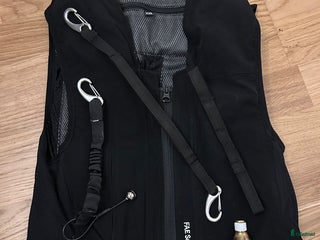 Säkerhetsvästar ryttarutrustning till salu: Ny svart Airbag väst i Upplands Väsby - Annons 7