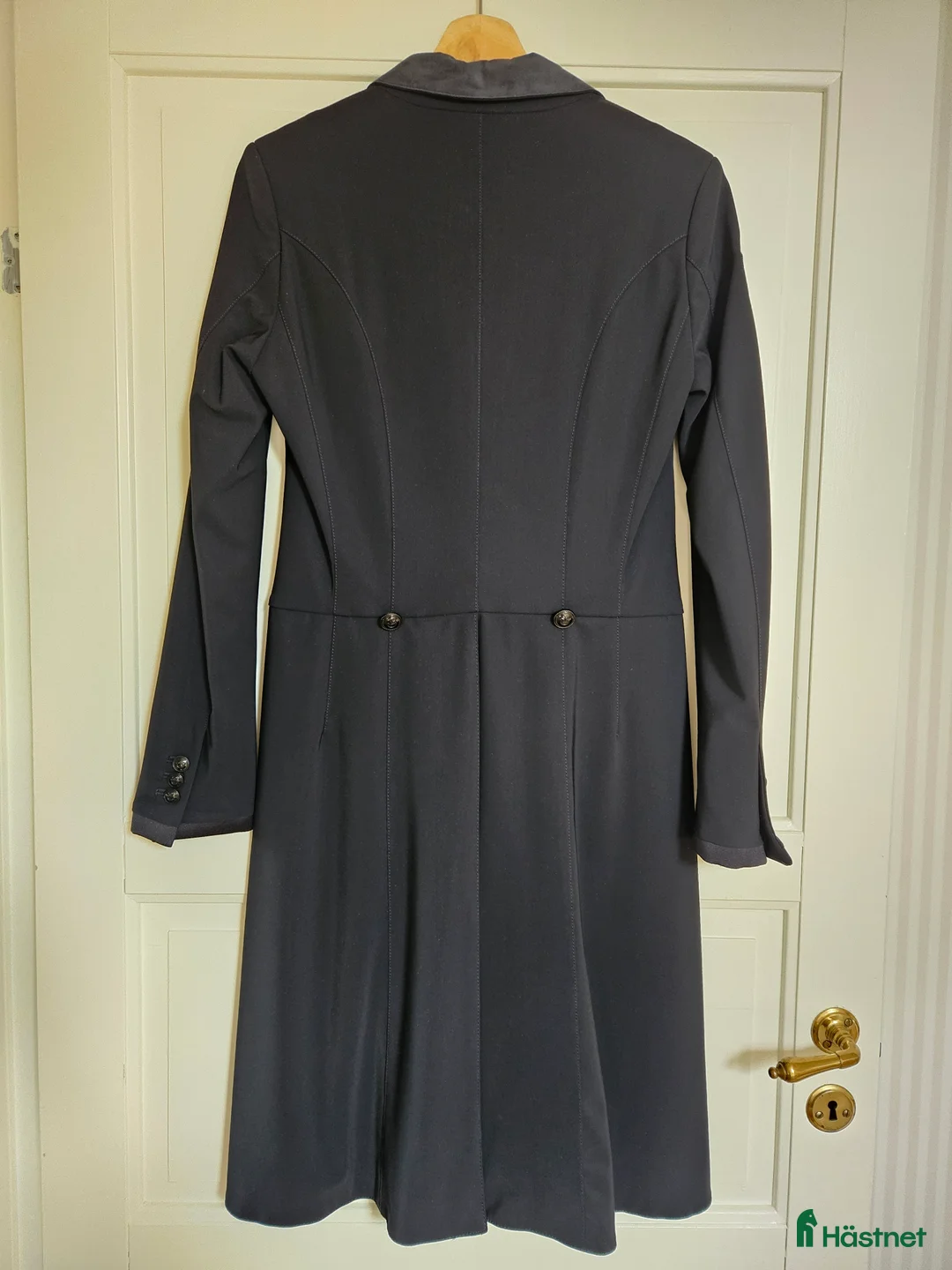 Jackor & Kavajer ryttarutrustning till salu: Cavalleria Toscana frack i Vessigebro - Annons 2