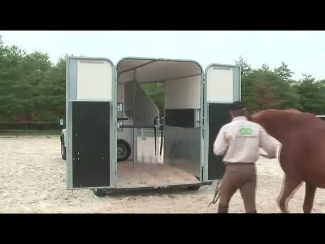 Hästtransporter  fordon & transport till salu: Fautras Promax- AidSystem och två sadelskåp - Video 2