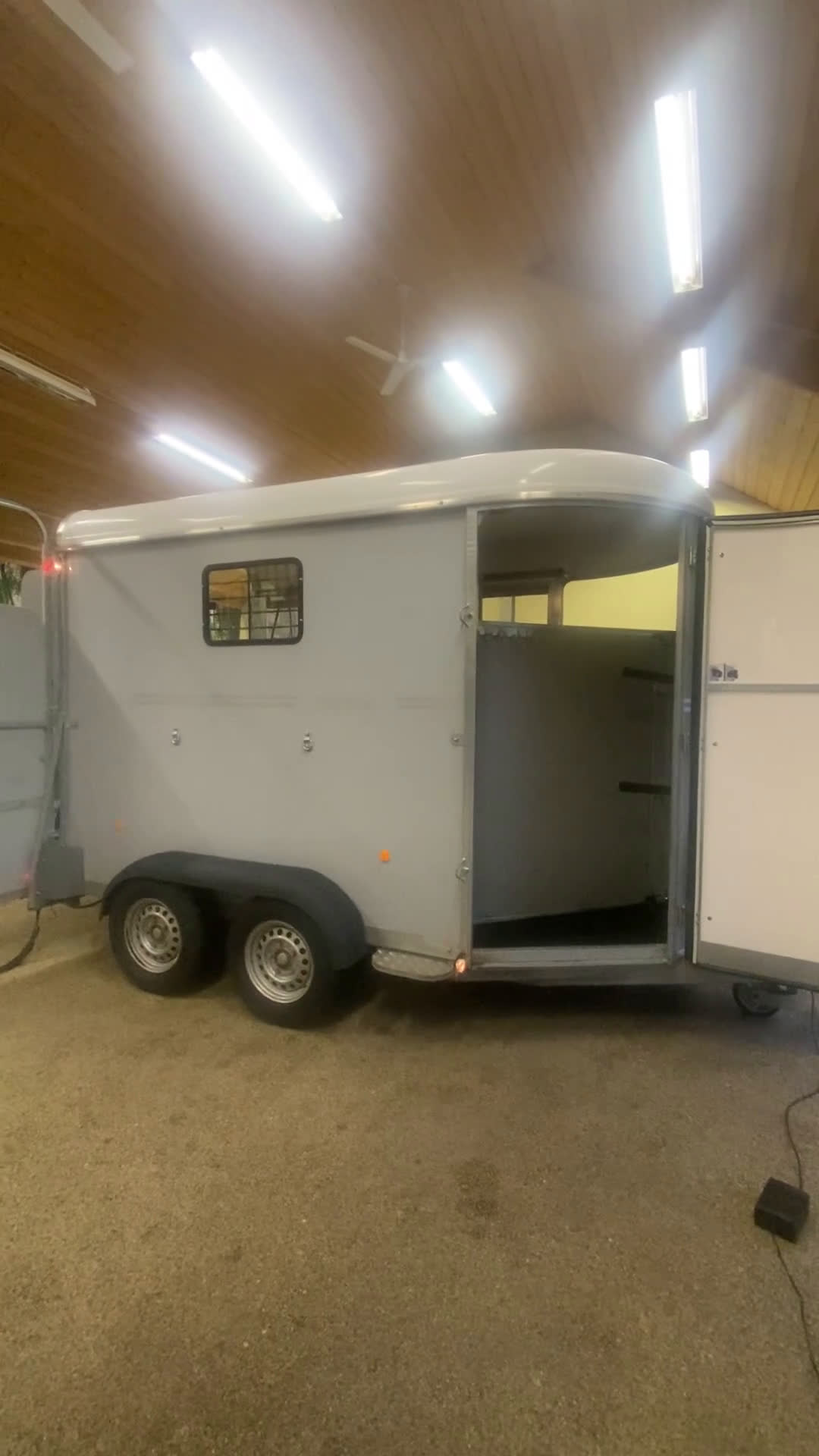 Hästtransporter  fordon & transport till salu: Oblic+2 2021 -lasta diagonalt eller stuterimodell i Kvicksund - Video 1