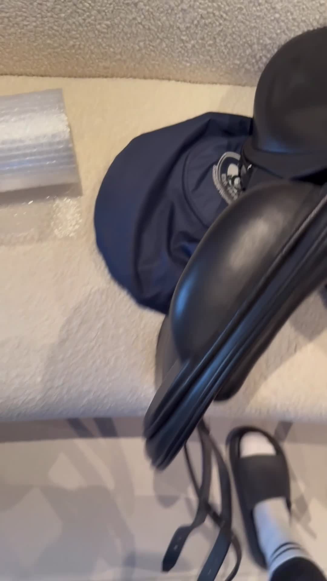 Sadlar hästutrustning till salu: Schleese Flamenco dressyrsadel säljes - Video 2