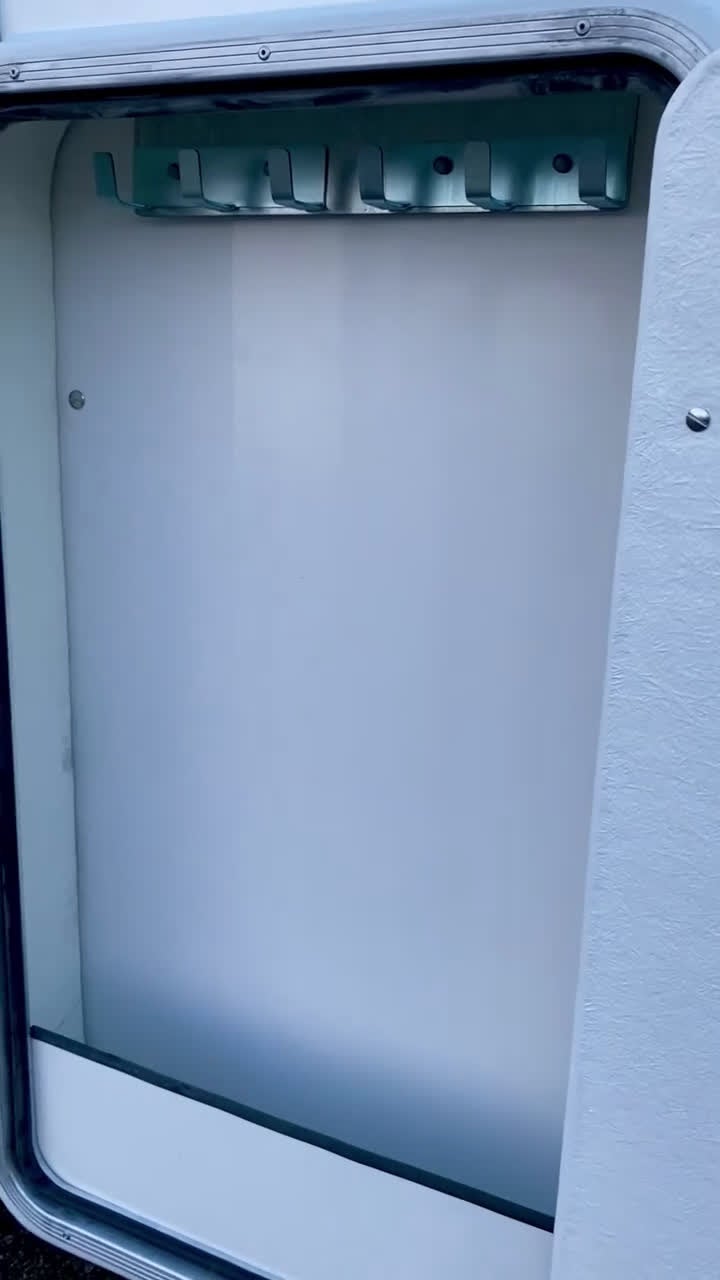 Hästtransporter  fordon & transport till salu: Rymlig Fautras med AidSystem och step up - Video 3