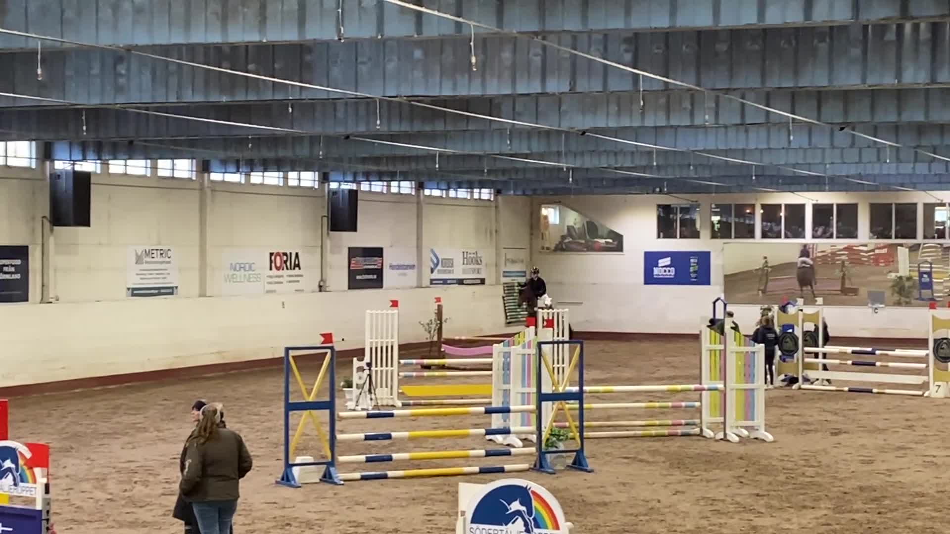 Hoppning hästar till salu: FYND 6 årigt sto i Sjuntorp - Video 2