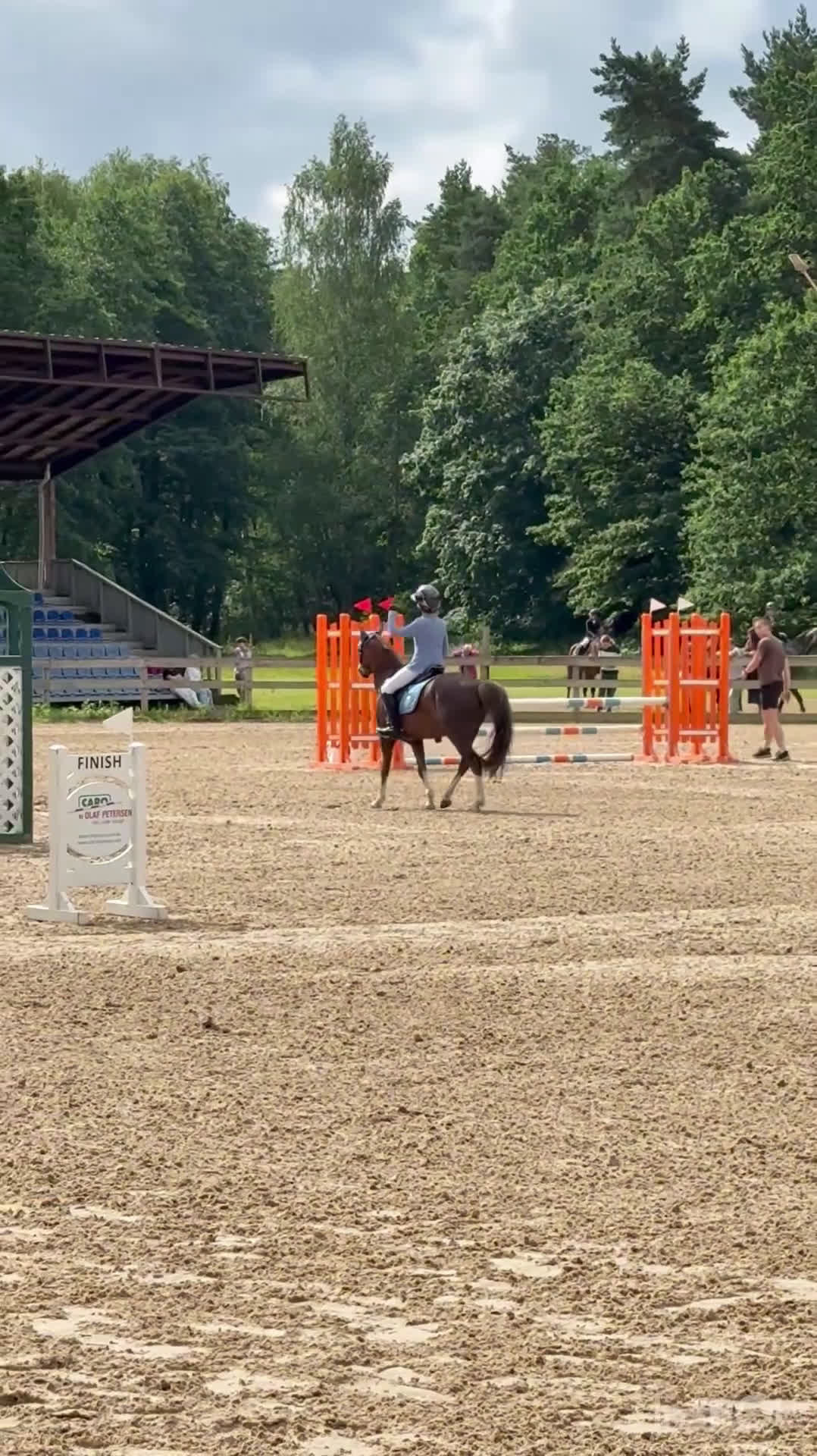 Galopp hästar till salu: Pony showjumping i Bräkne-Hoby - Video 2