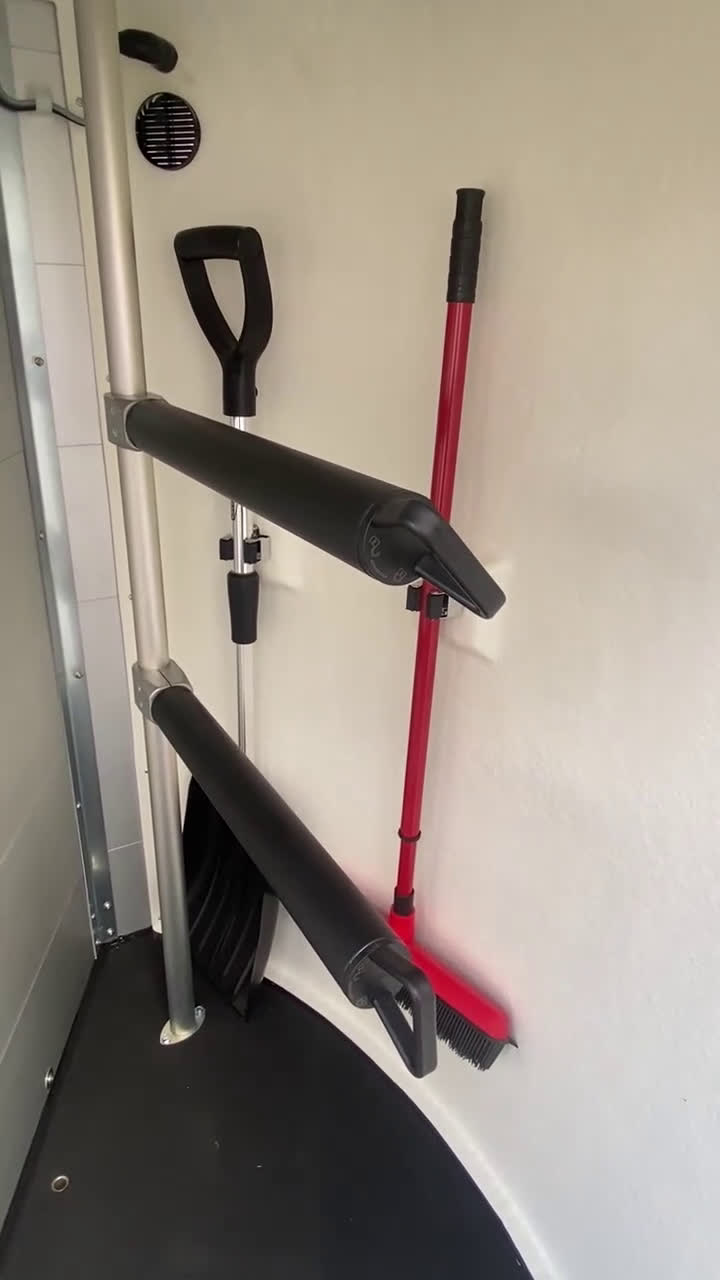 Hästtransporter  fordon & transport till salu: Utförsäljning Böckmann-24 Fabriksny m sadelkammare - Video 1