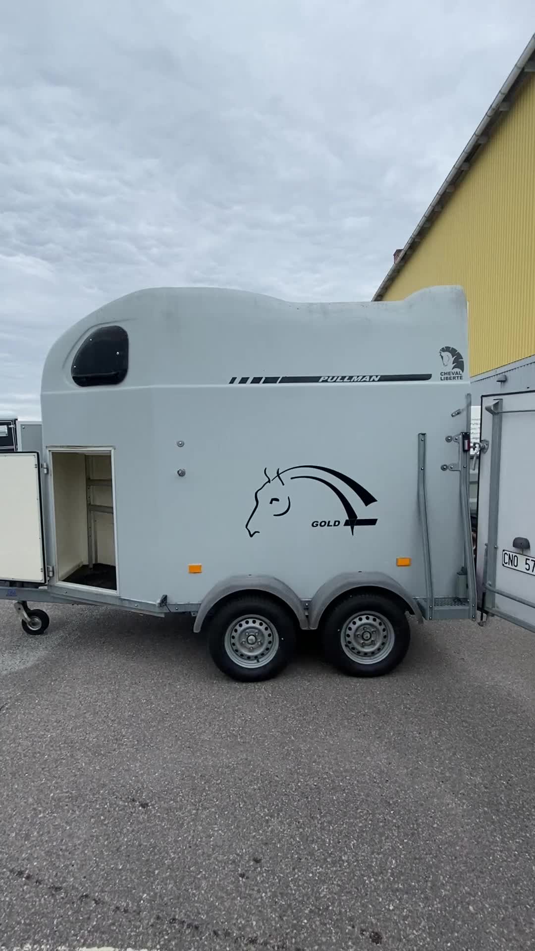 Hästtransporter  fordon & transport till salu: Cheval Liberte med sadelkammare och kombiramp 2011 - Video 1