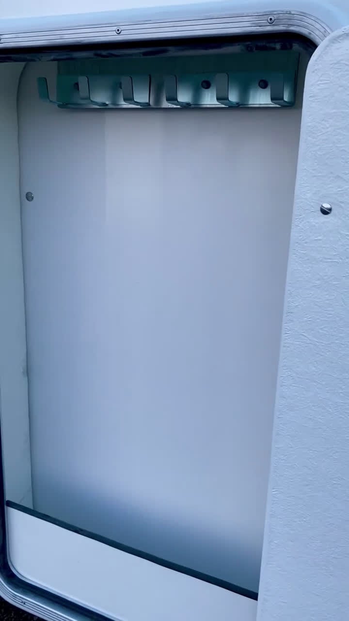 Hästtransporter  fordon & transport till salu: Fautras Promax - stadig o rymlig för stora hästar i Kvicksund - Video 3