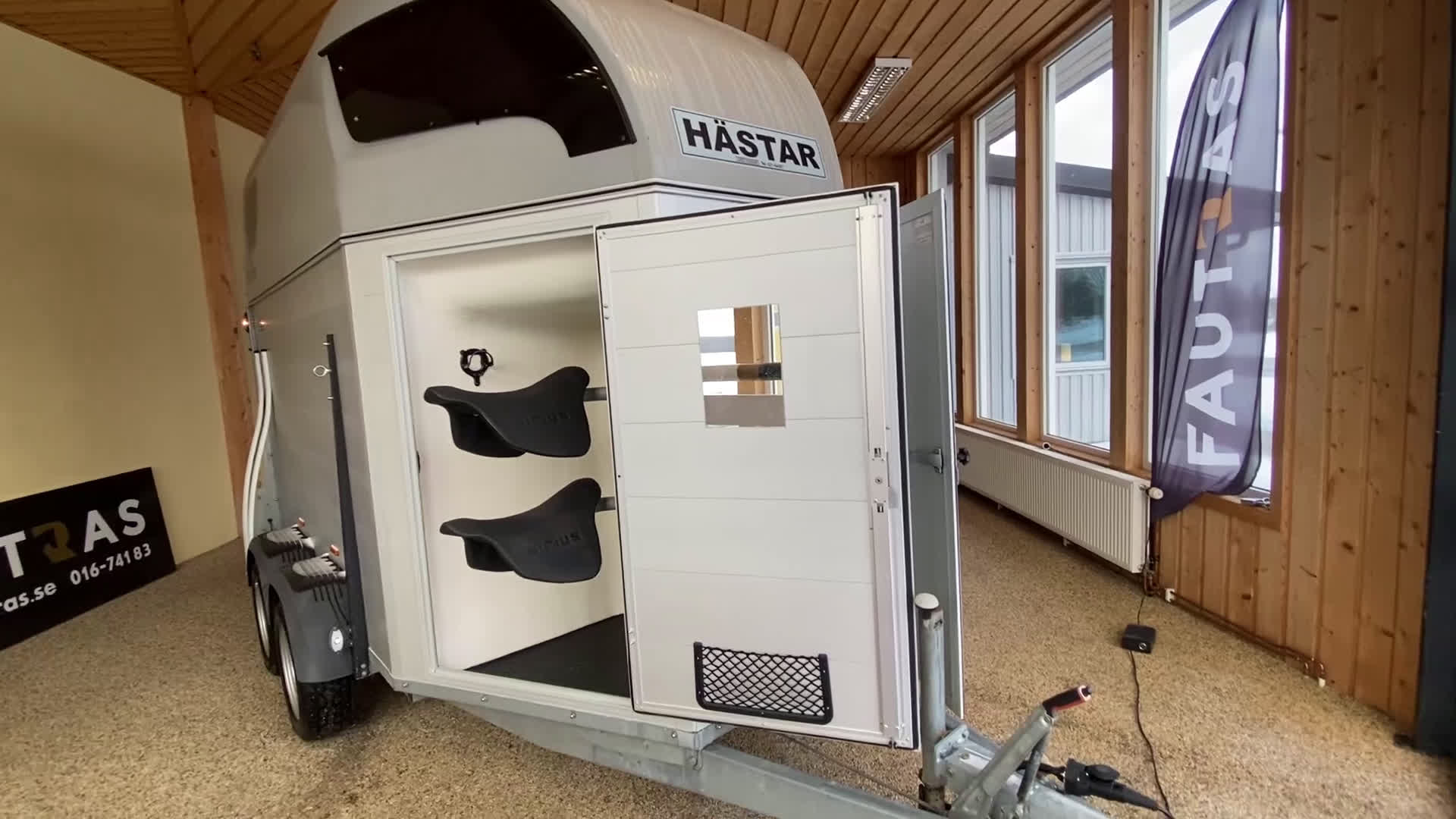 Hästtransporter  fordon & transport till salu: Sirius med sadelkammare+kombiramp- mkt fint skick - Video 1