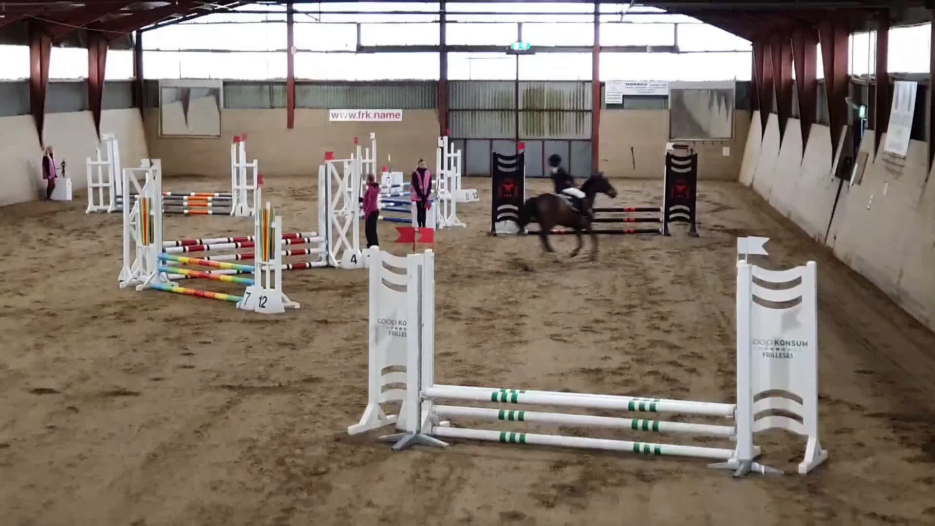 Hoppning hästar till salu: Vår b-ponny era håller på att ta slut.... i Varberg - Video 4