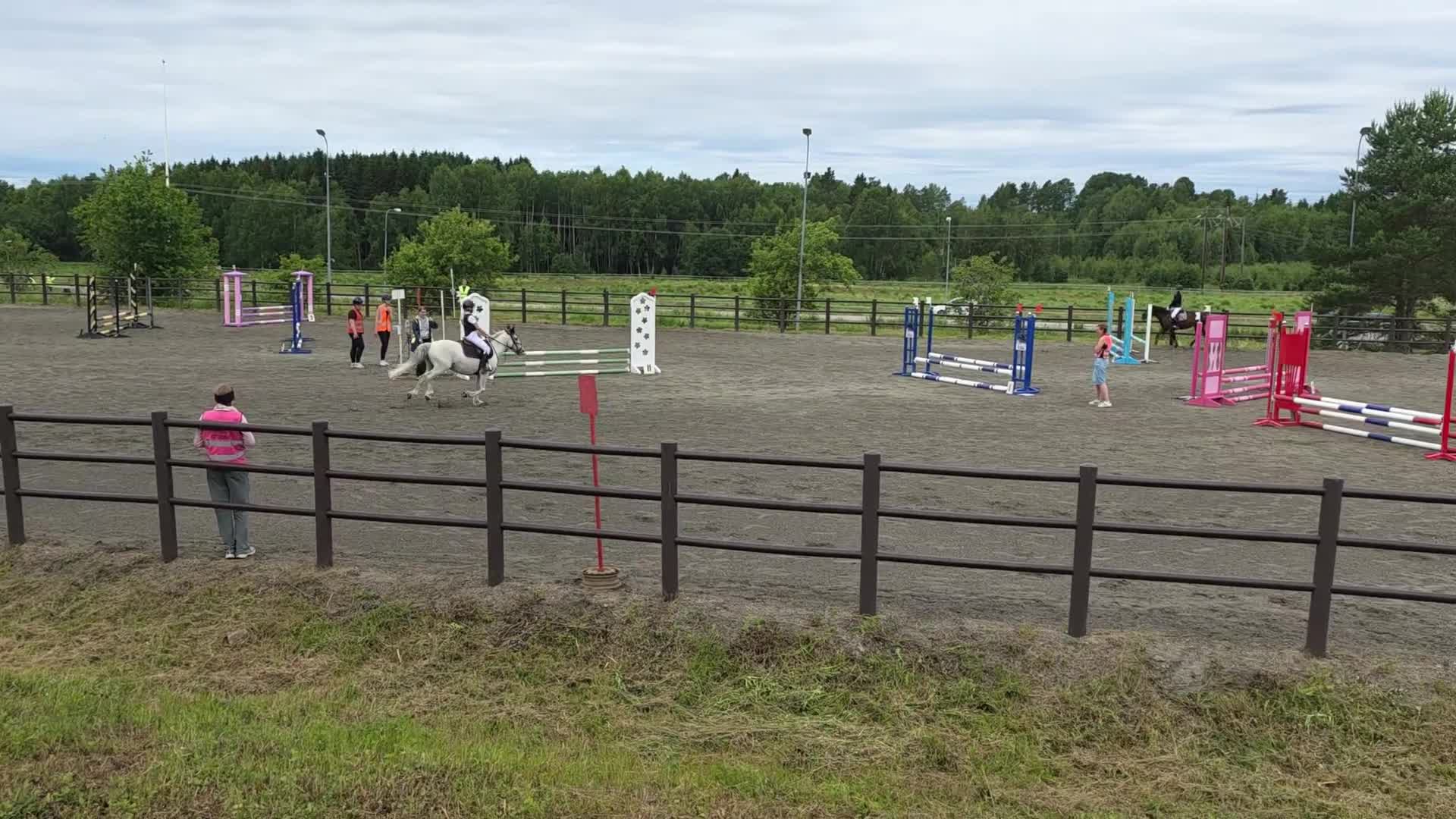 Hoppning hästar till salu: Charmig B-ponny söker nästa bästa vän ❤️ - Video 1