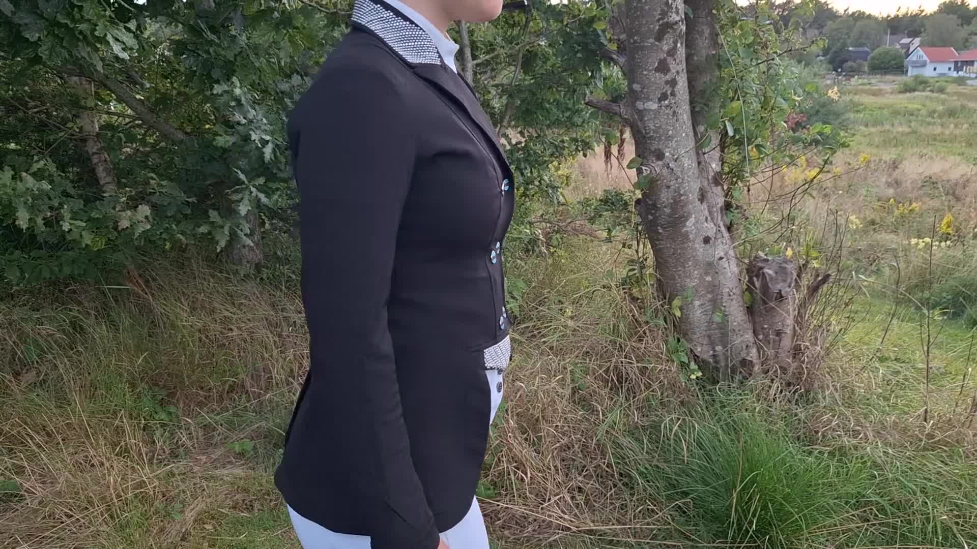 Jackor & Kavajer ryttarutrustning till salu: Animo Minifrack / Frankett - Video 1