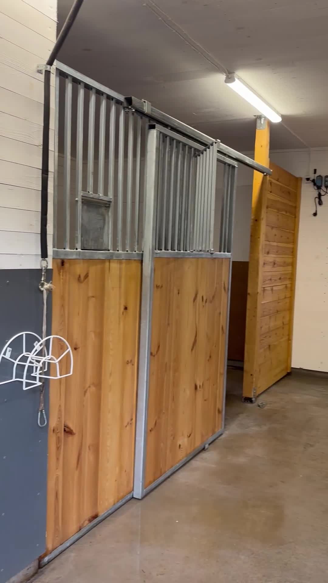 stallplats finnes: Stall plats i Kalvsvik - Video 1