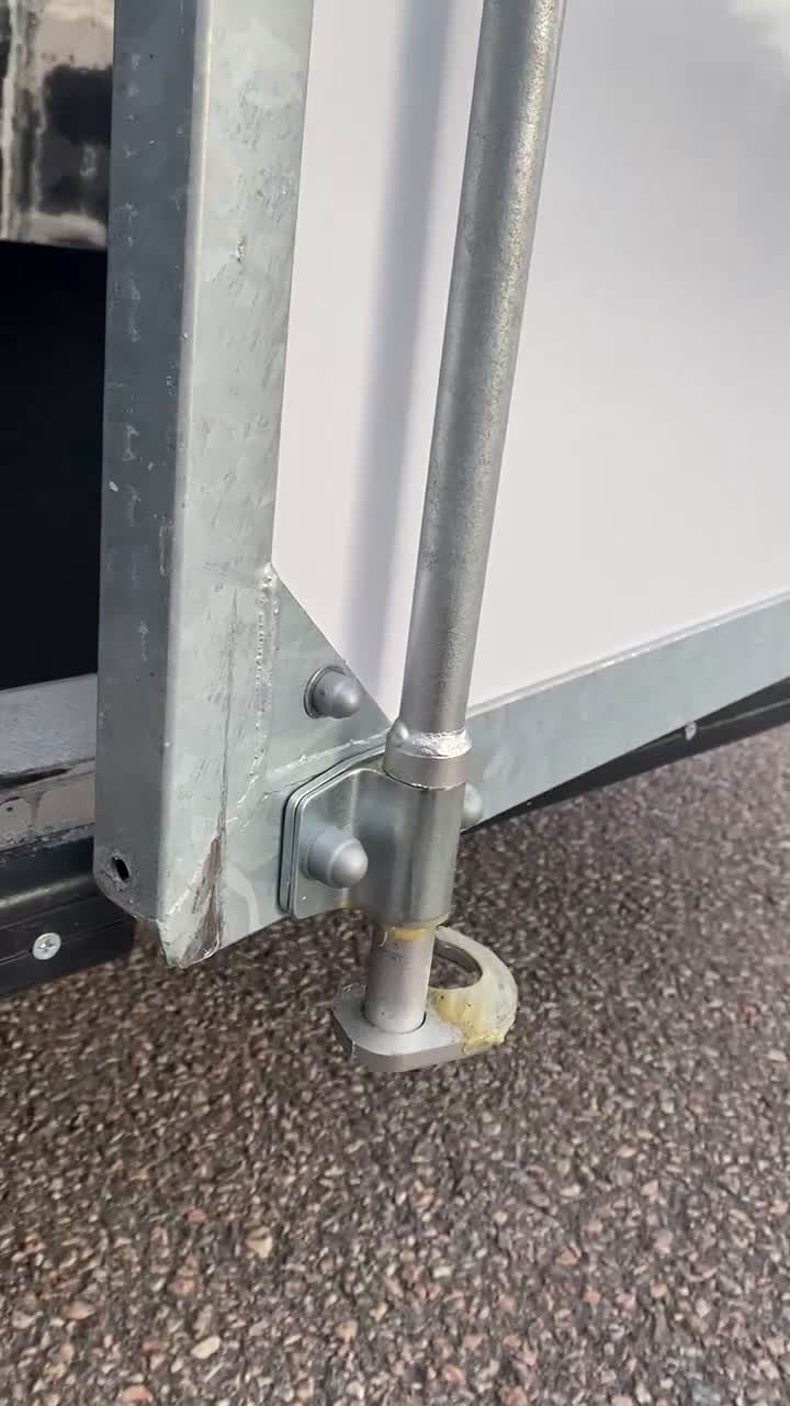 Hästtransporter  fordon & transport till salu: Diagonallastad Fautras Oblic+2 för 2 hästar i Kvicksund - Video 1