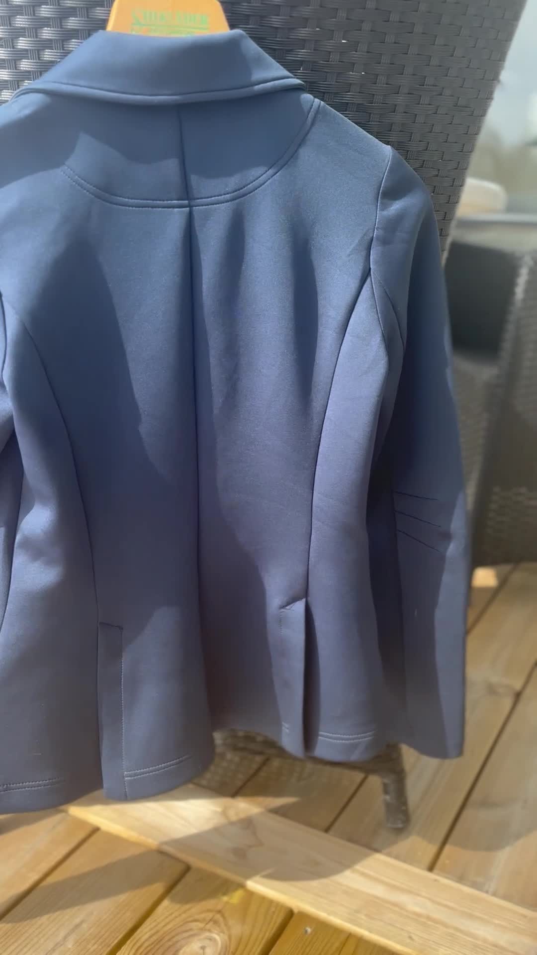 Jackor & Kavajer ryttarutrustning till salu: Säljer blå kavaj - Video 1