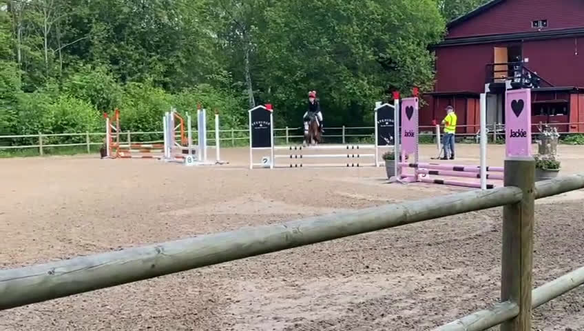 Hoppning hästar till salu: hopponny i Vallentuna - Video 1