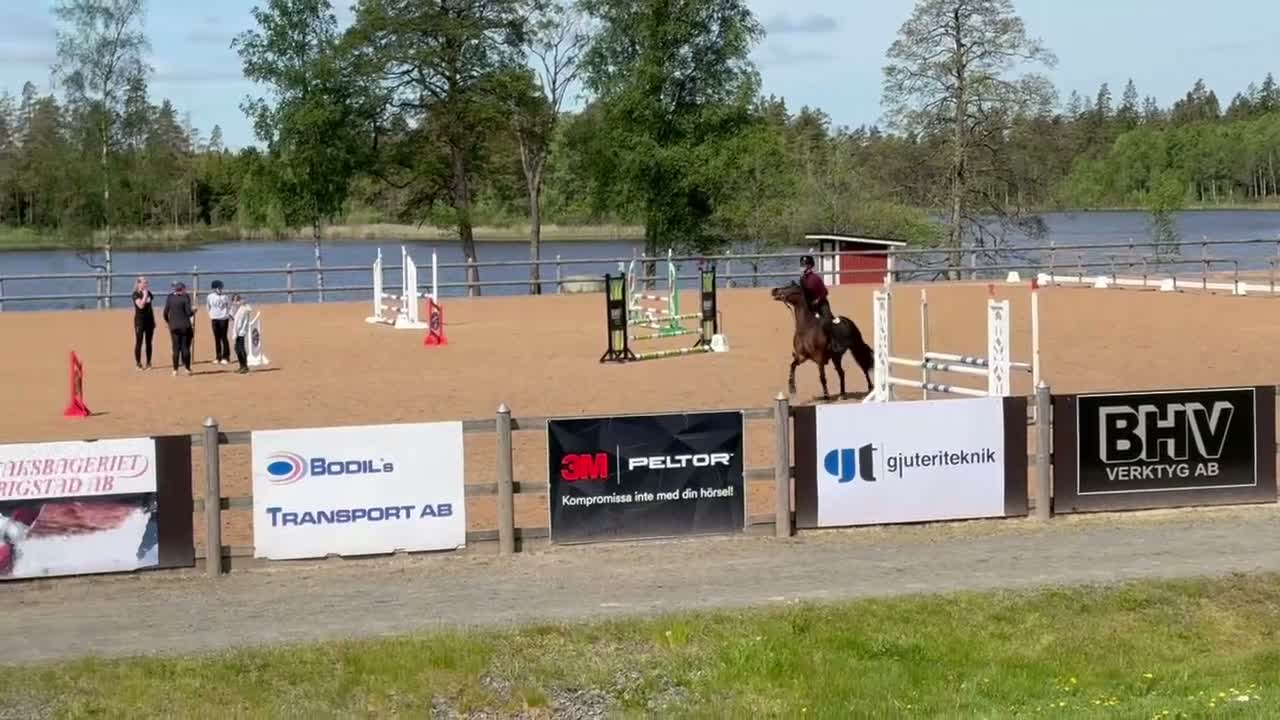 Hoppning hästar till salu: ⭐️ Power ponny ⭐️ i Gislaved - Video 1
