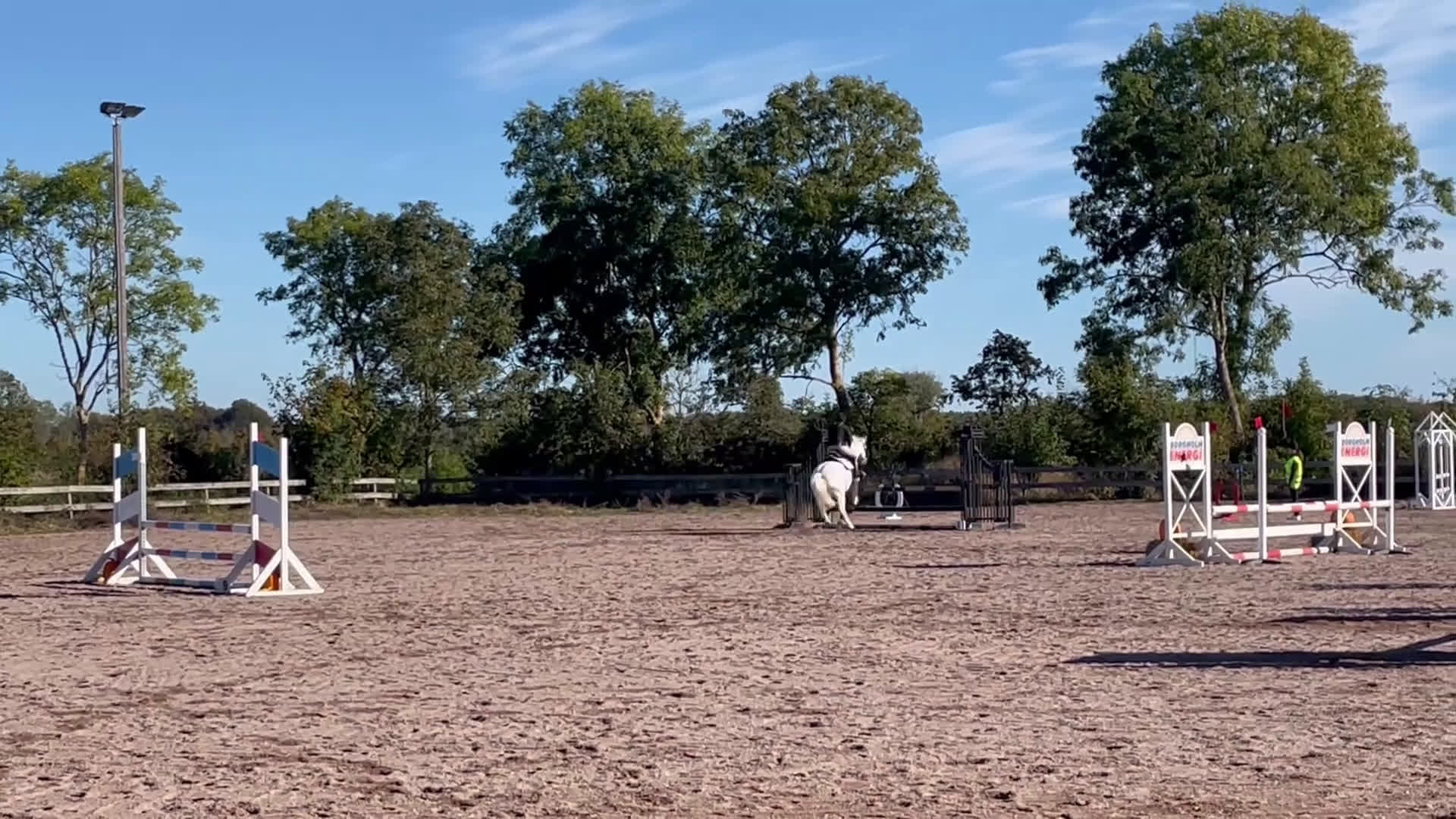 Hoppning hästar till salu: Sockersöt hopponny i Degerhamn - Video 1